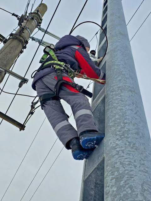 Electrician Jhune — professional electrician in Toronto
